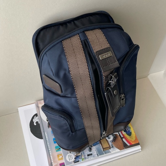 (new+tag) Tumi Higgins men’s sling pack navy bag - Picture 16 of 16